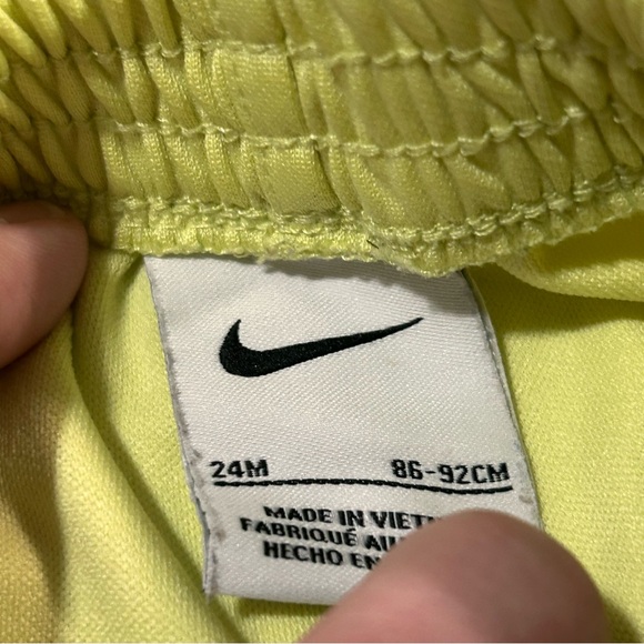 Nike 24M Toddler Outfit Grey Yellow Shorts‎ And T Shirt - Picture 7 of 9